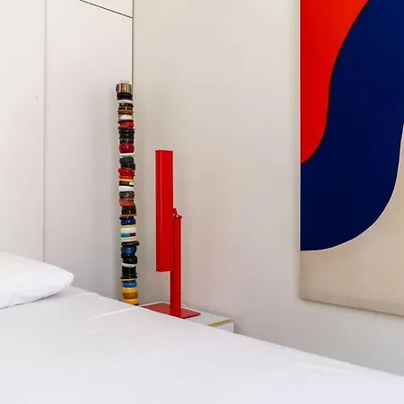 Stunning Downtown Retreat Apartament