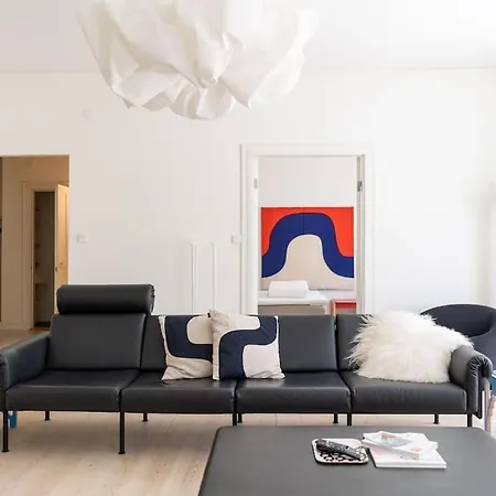 Stunning Downtown Retreat *