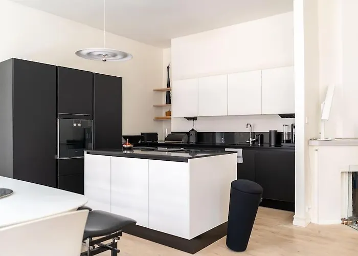 Stunning Downtown Retreat 헬싱키