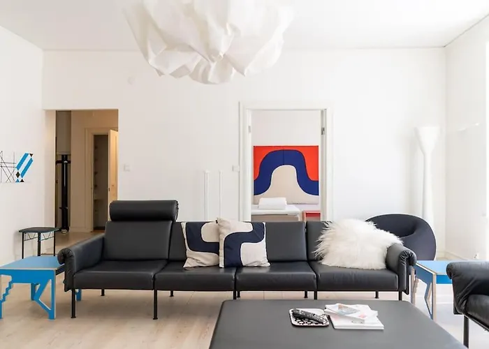 Stunning Downtown Retreat *