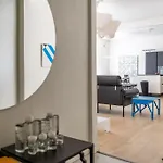 Stunning Downtown Retreat הלסינקי