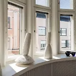 דירה Stunning Downtown Retreat