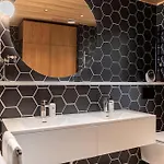 דירה Stunning Downtown Retreat *