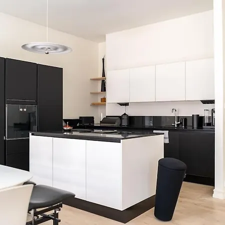 Stunning Downtown Retreat Helsinky