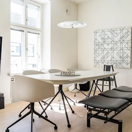 Apartment Stunning Downtown Retreat